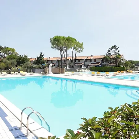 Lovely Two-storey Flat *