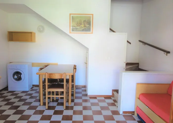 Lovely Two-storey Flat Вилла Бибионе